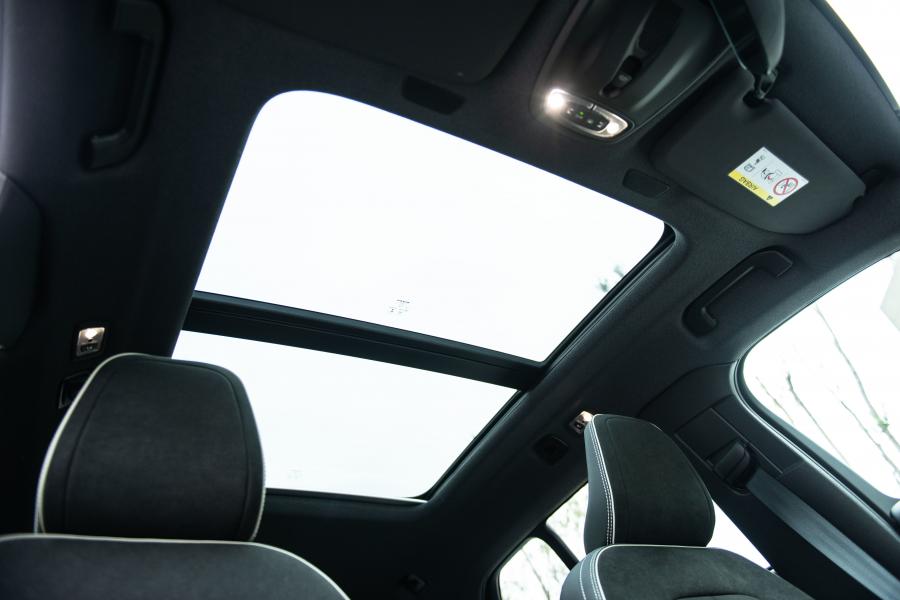 Детали интерьера Volvo XC40 T5 R-Design 2018 года  (JP) (фото 10 из 23)
